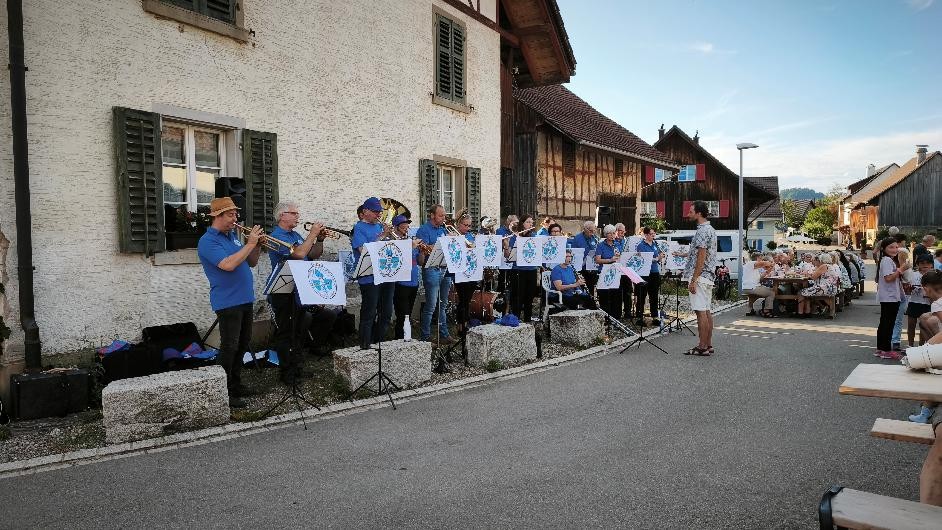 Platzkonzert 26 «Tüüfä im Herzä» bild1